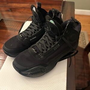 Air Jordan XXXIV basketball sneakers. Youth 4.5